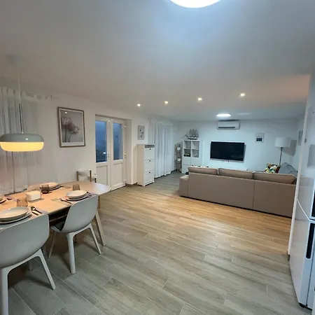 Lady Di Apartment Makarska Exterior photo