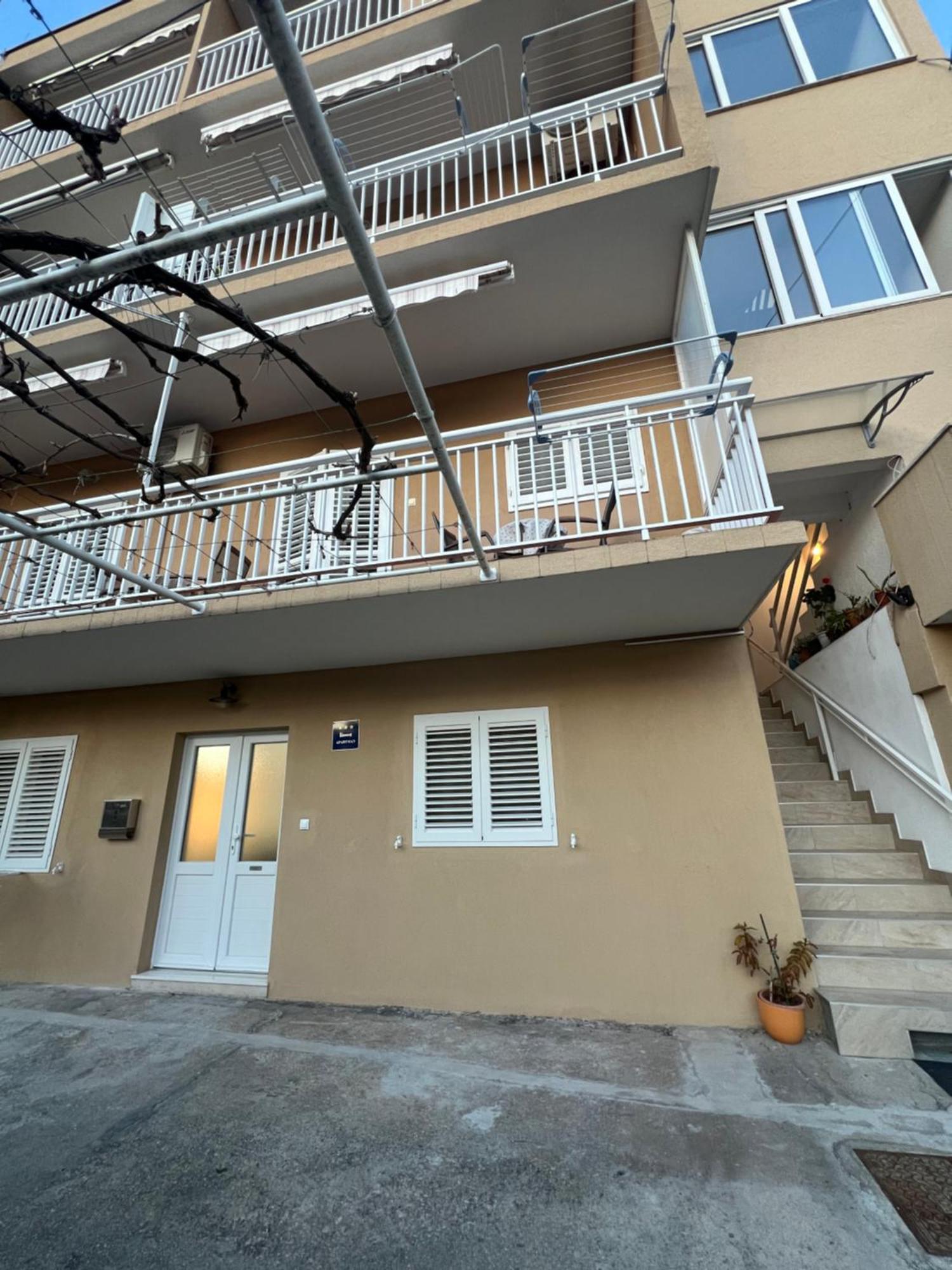 Lady Di Apartment