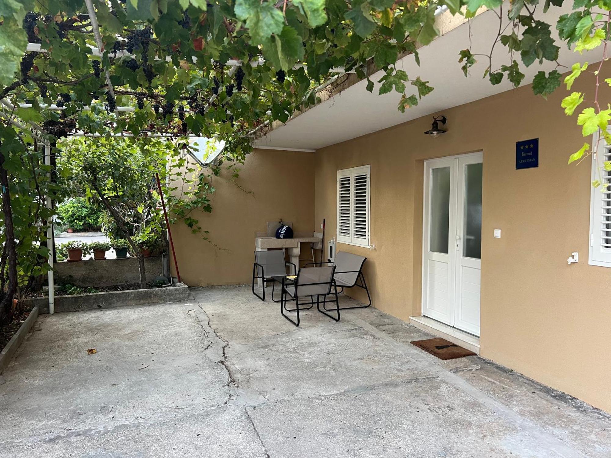 Lady Di Apartment Makarska